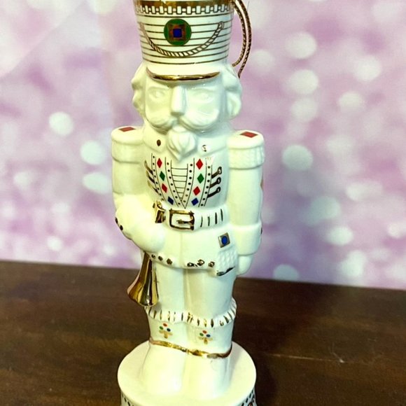 Lenox Nutcracker ornament, gold trim, red and green accents - Picture 1 of 14
